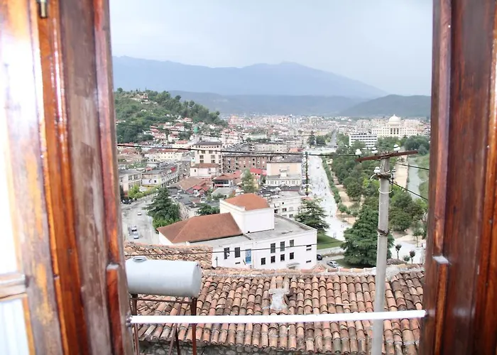 Old Town Hava Baci 3* بيرات